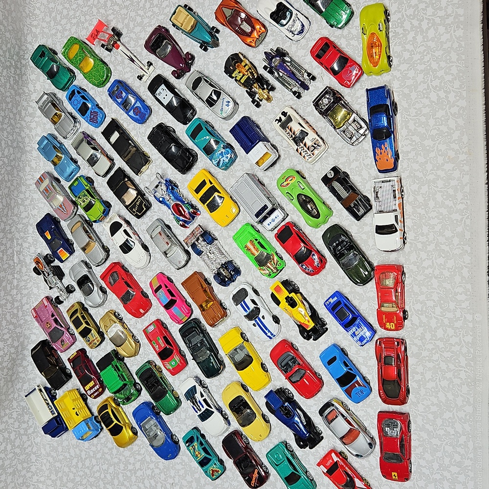 Almost 5lbs of older Hot Wheels Matchbox & Misc. Cars 78 Total Cars